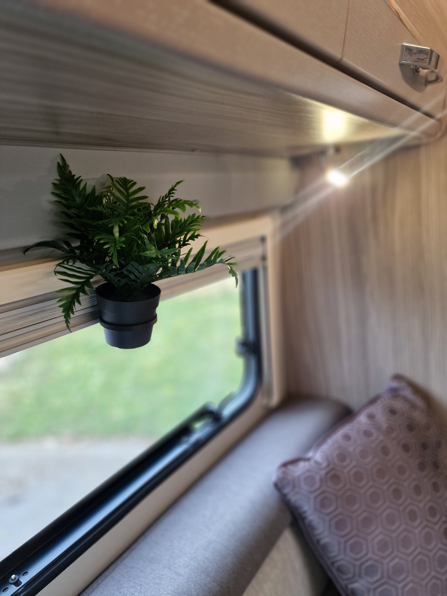 Horrex Blinds Plant Pot Holders