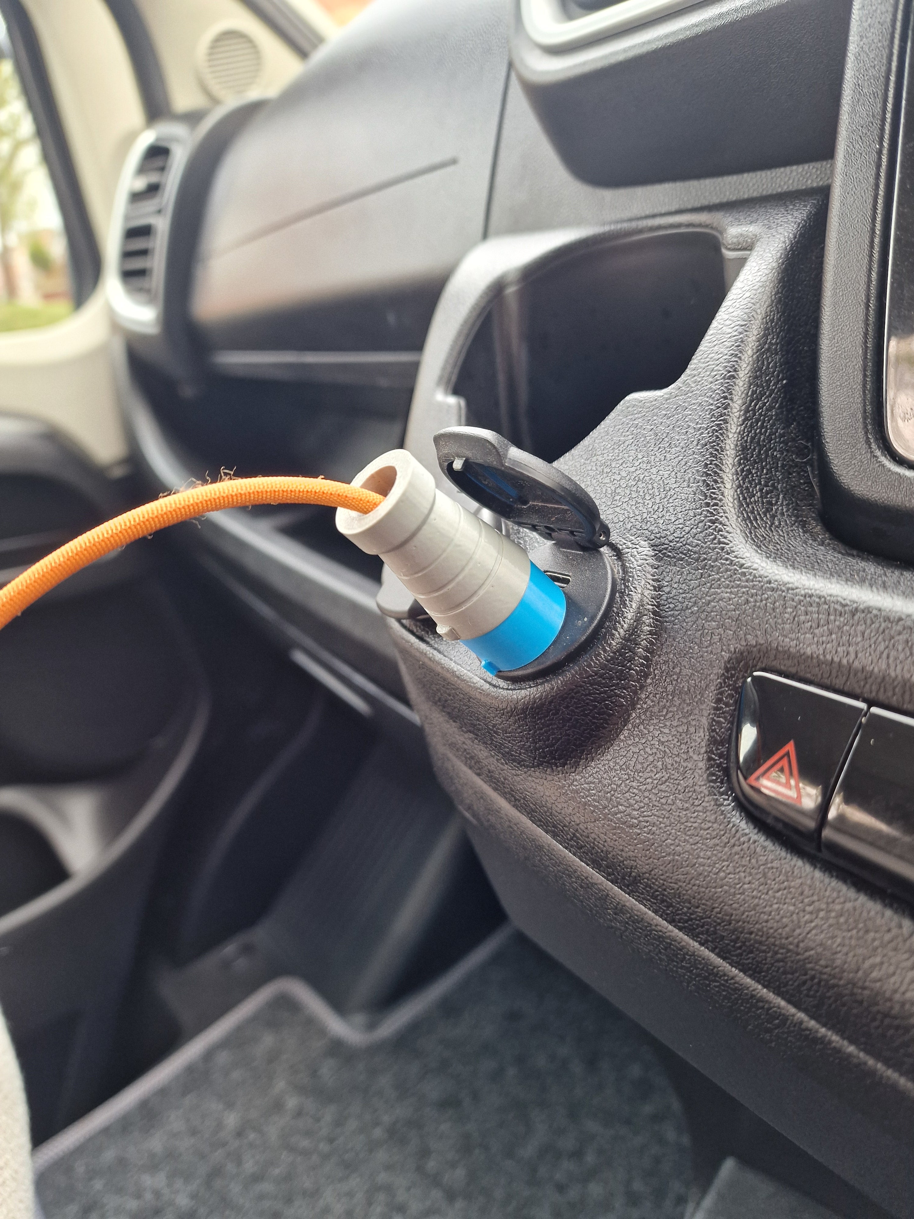 USB Commando Plug – The Adventure Workshop